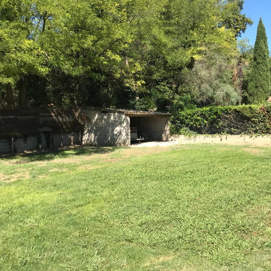 Charmant T2 Au Calme Proche Centre Arles Luaran gambar