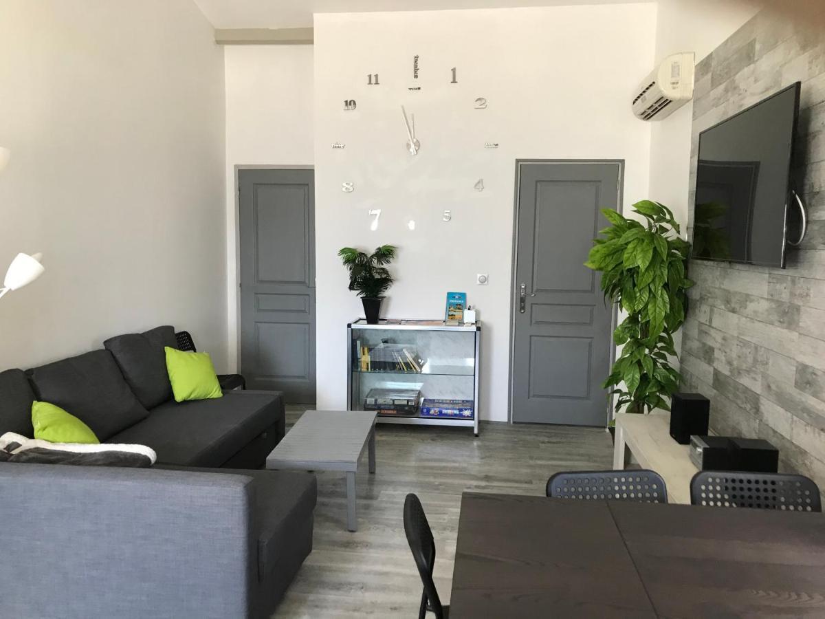 Charmant T2 Au Calme Proche Centre Arles Luaran gambar